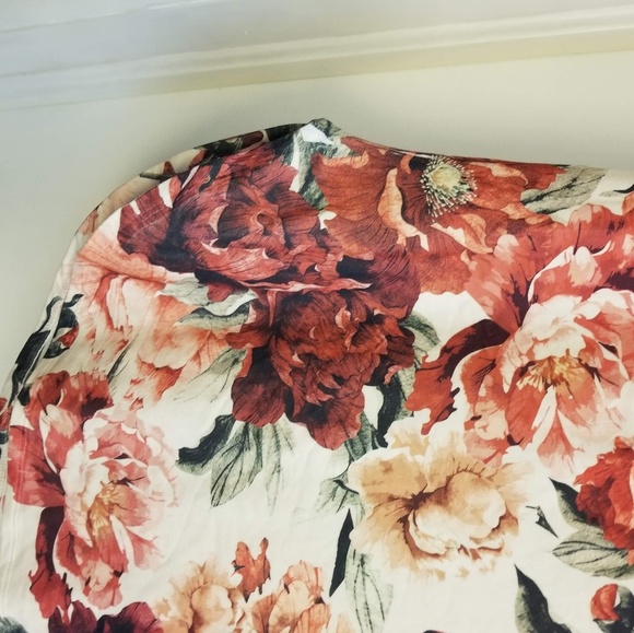 NWOT floral circle hem mini dress w/side slits - Picture 5 of 6